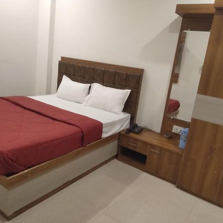 Rudraksha Guest House Varanasi Bagian luar foto