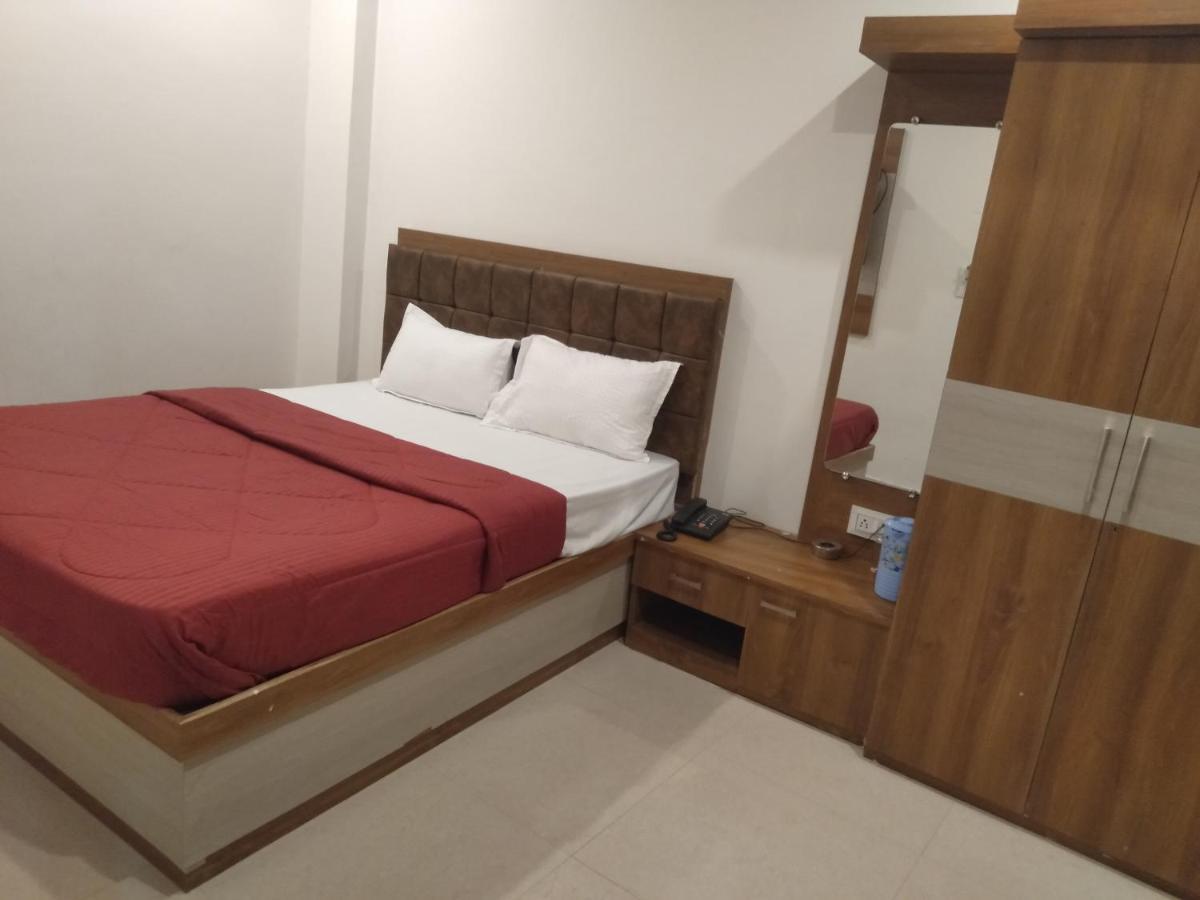 Rudraksha Guest House Varanasi Bagian luar foto